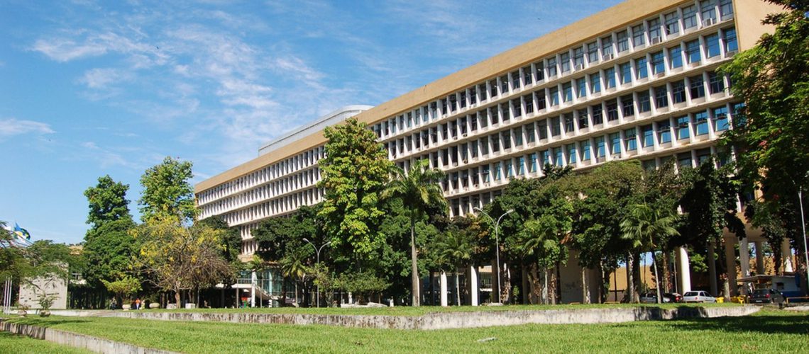 0001ufrj.jpg