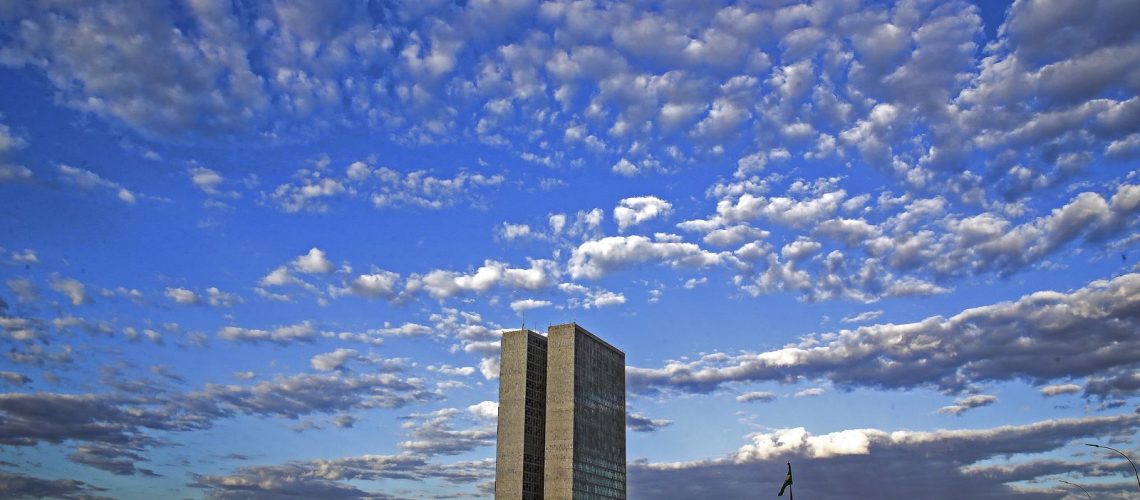 brasilia_congresso_nuvens_e_0416202217_2.jpg